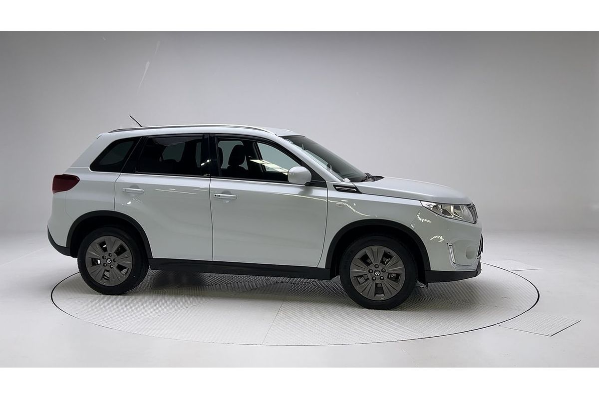 2022 Suzuki Vitara Shadow LY Series II