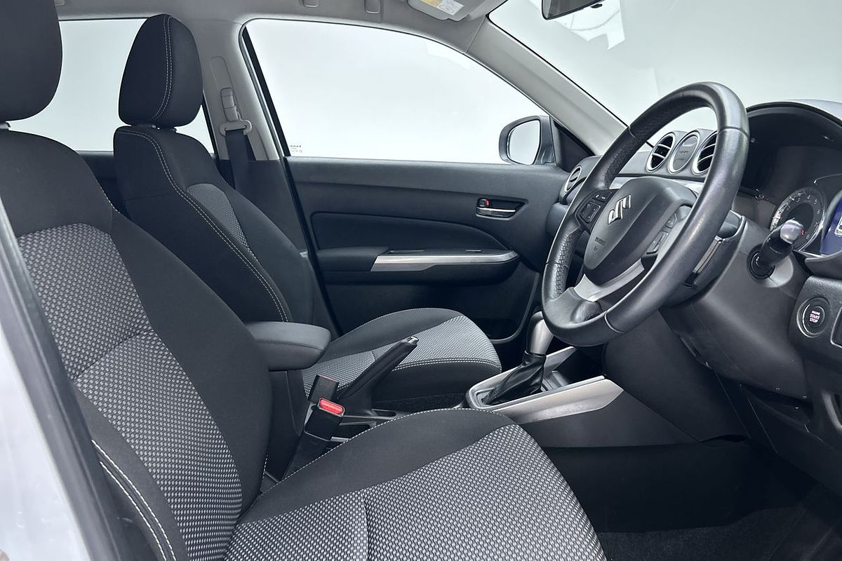 2022 Suzuki Vitara Shadow LY Series II