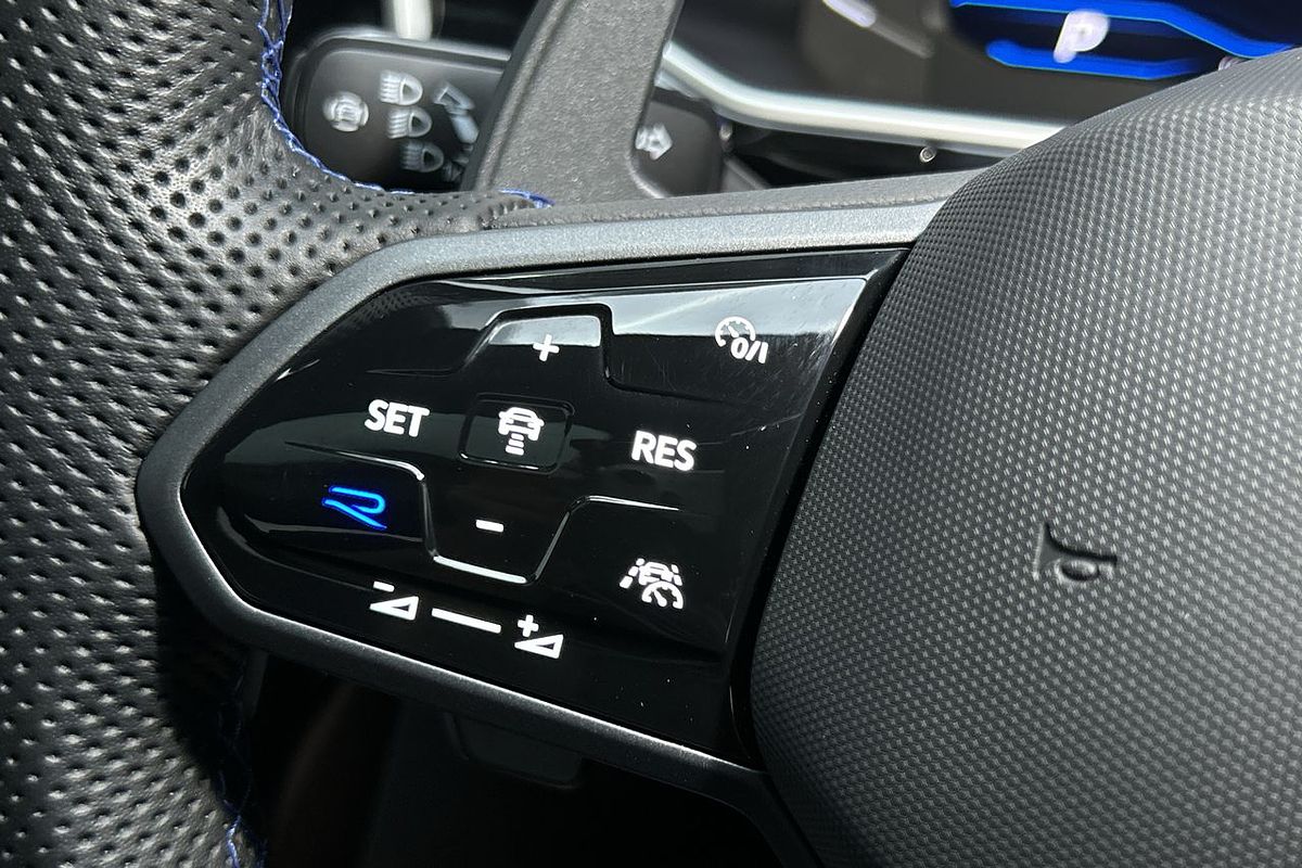 2023 Volkswagen T-Roc R D11