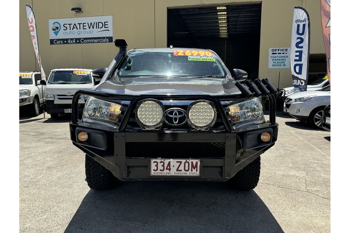 2015 Toyota Hilux SR (4x4) GUN126R 4X4