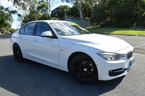2015 BMW 3 Series 316i Sport Line F30