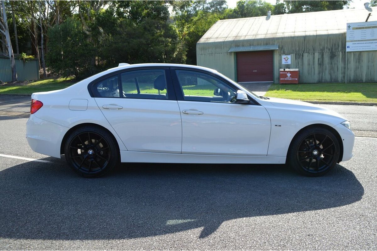 2015 BMW 3 Series 316i Sport Line F30