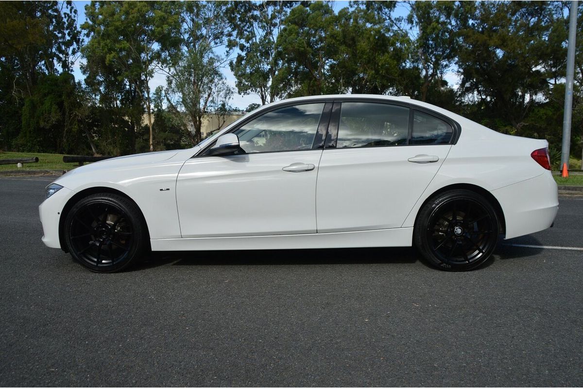 2015 BMW 3 Series 316i Sport Line F30