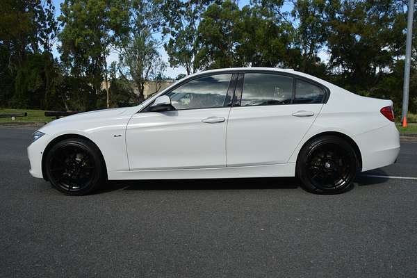 2015 BMW 3 Series 316i Sport Line F30