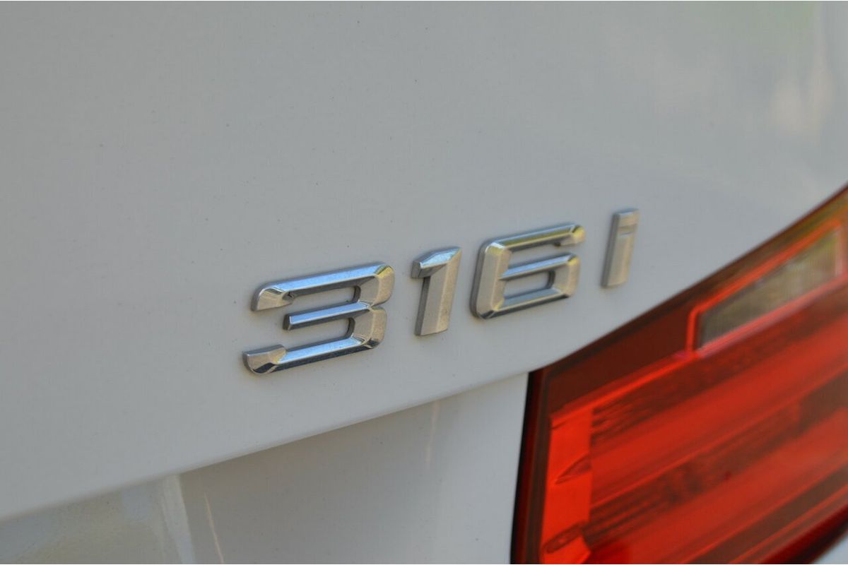 2015 BMW 3 Series 316i Sport Line F30