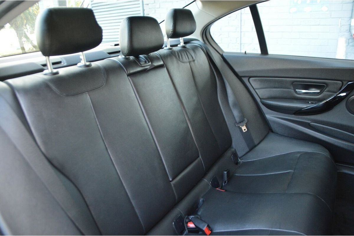 2015 BMW 3 Series 316i Sport Line F30