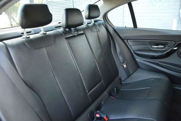 2015 BMW 3 Series 316i Sport Line F30