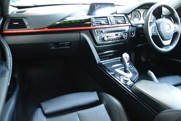 2015 BMW 3 Series 316i Sport Line F30