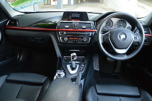 2015 BMW 3 Series 316i Sport Line F30
