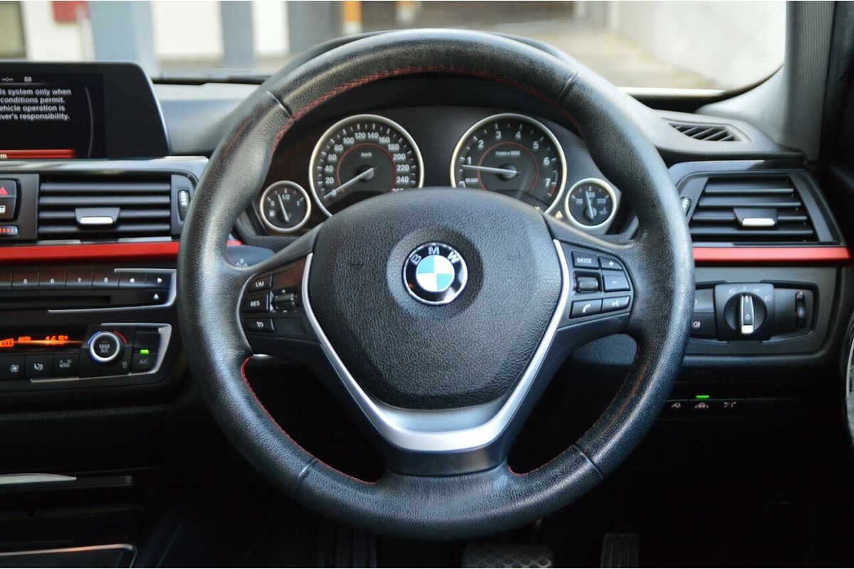 2015 BMW 3 Series 316i Sport Line F30