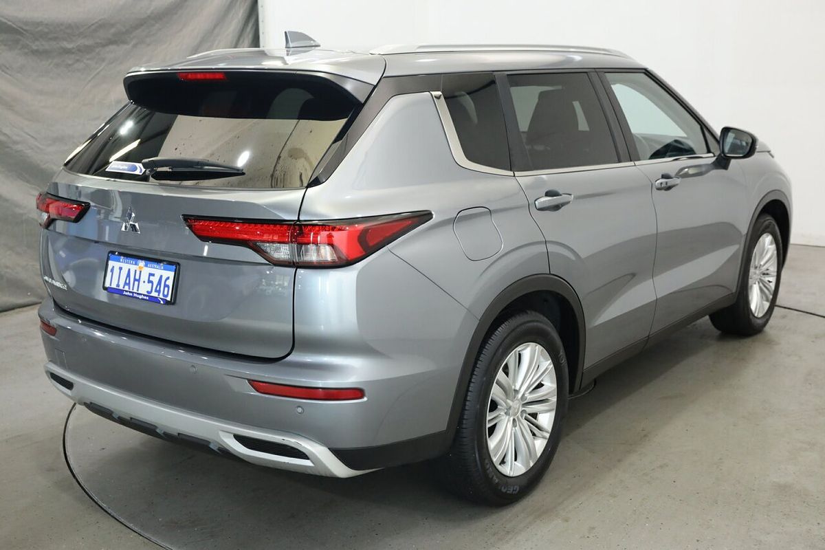 2023 Mitsubishi Outlander LS ZM