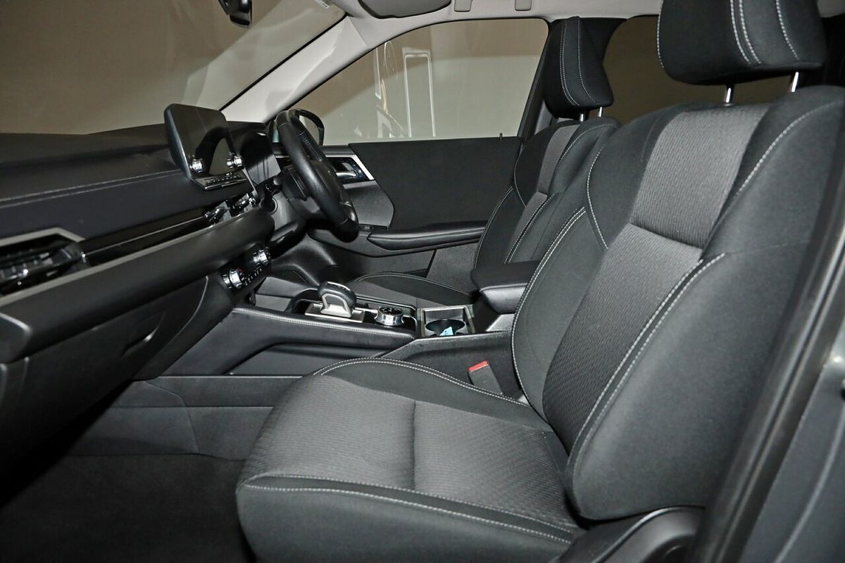 2023 Mitsubishi Outlander LS ZM