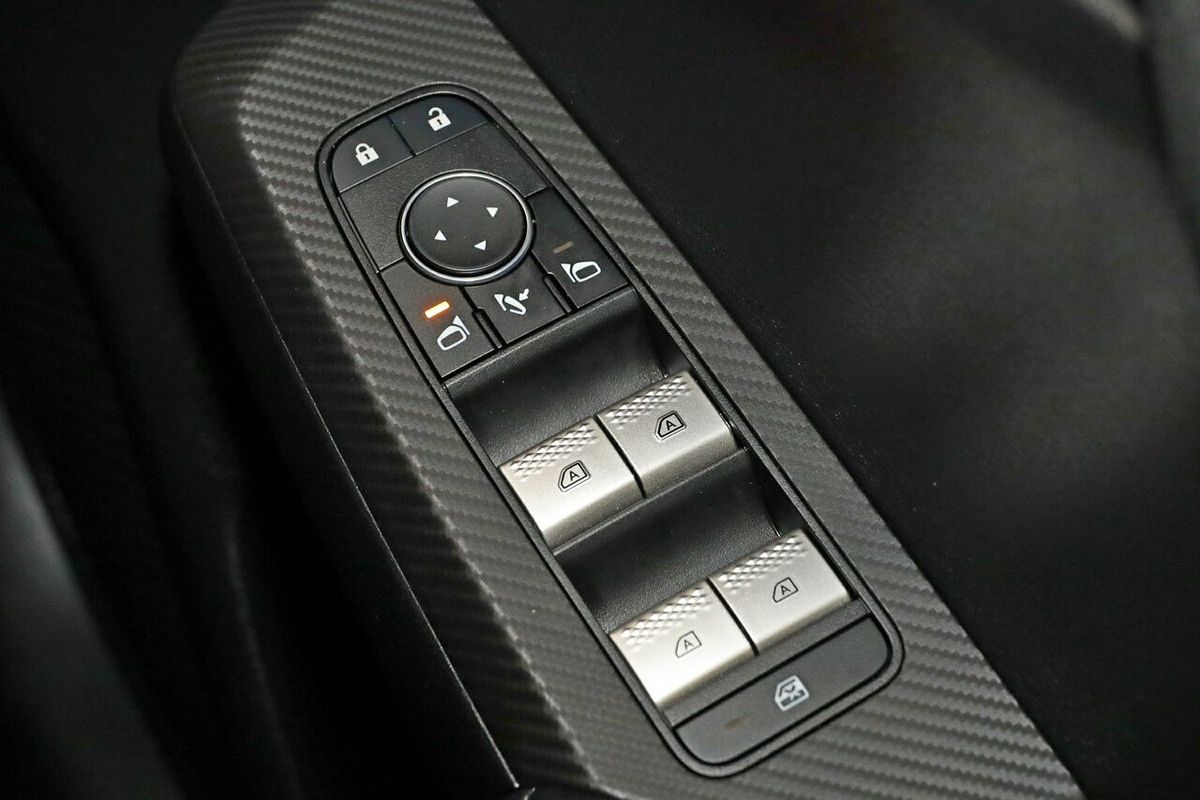 2023 Mitsubishi Outlander LS ZM