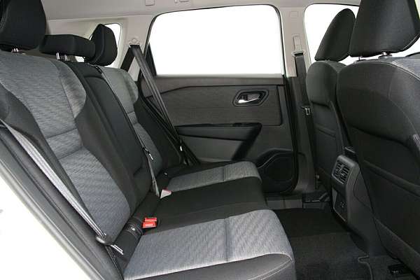 2024 Nissan X-TRAIL ST T33