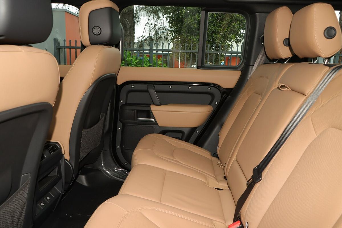 2024 Land Rover Defender 110 D350 X-Dynamic HSE L663