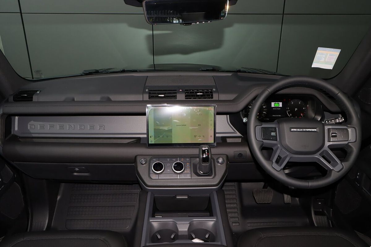 2024 Land Rover Defender 130 D350 X-Dynamic SE L663
