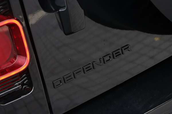 2024 Land Rover Defender 130 D350 X-Dynamic SE L663