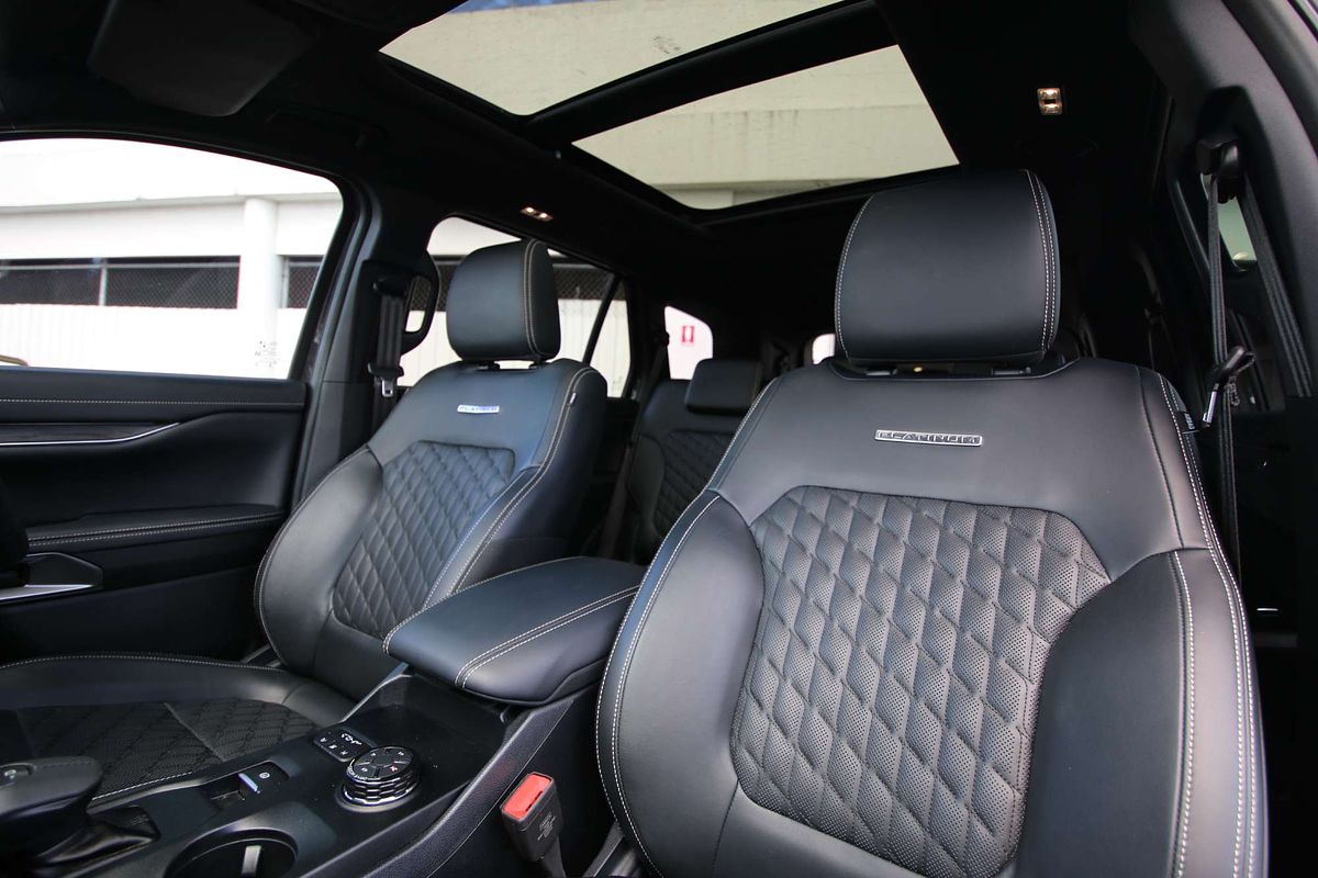 2024 Ford Everest Platinum