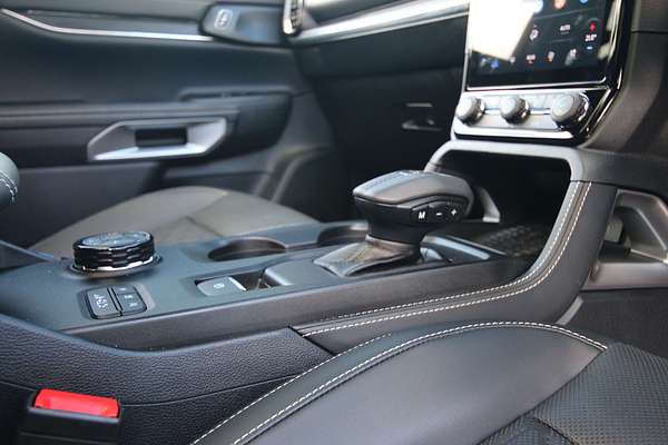 2024 Ford Everest Platinum