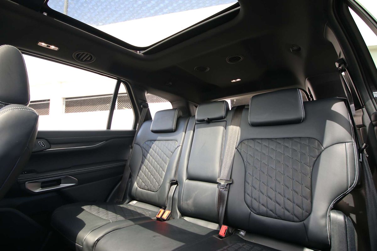 2024 Ford Everest Platinum