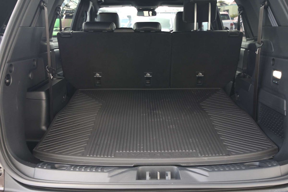 2024 Ford Everest Platinum