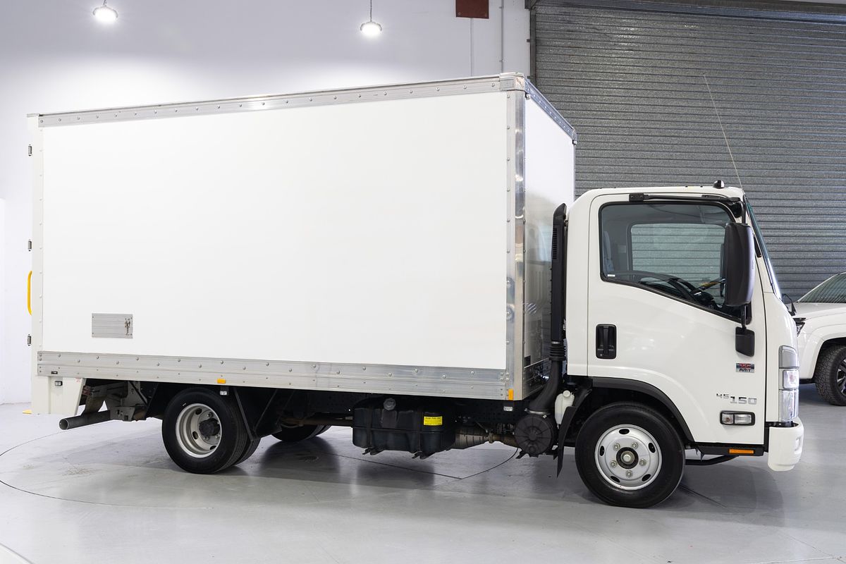 2022 Isuzu N Series NNR 45-150 Vanpack
