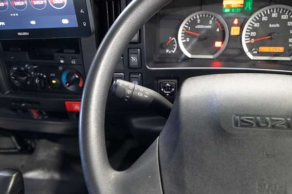 2022 Isuzu N Series NNR 45-150 Vanpack