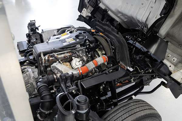 2022 Isuzu N Series NNR 45-150 Vanpack