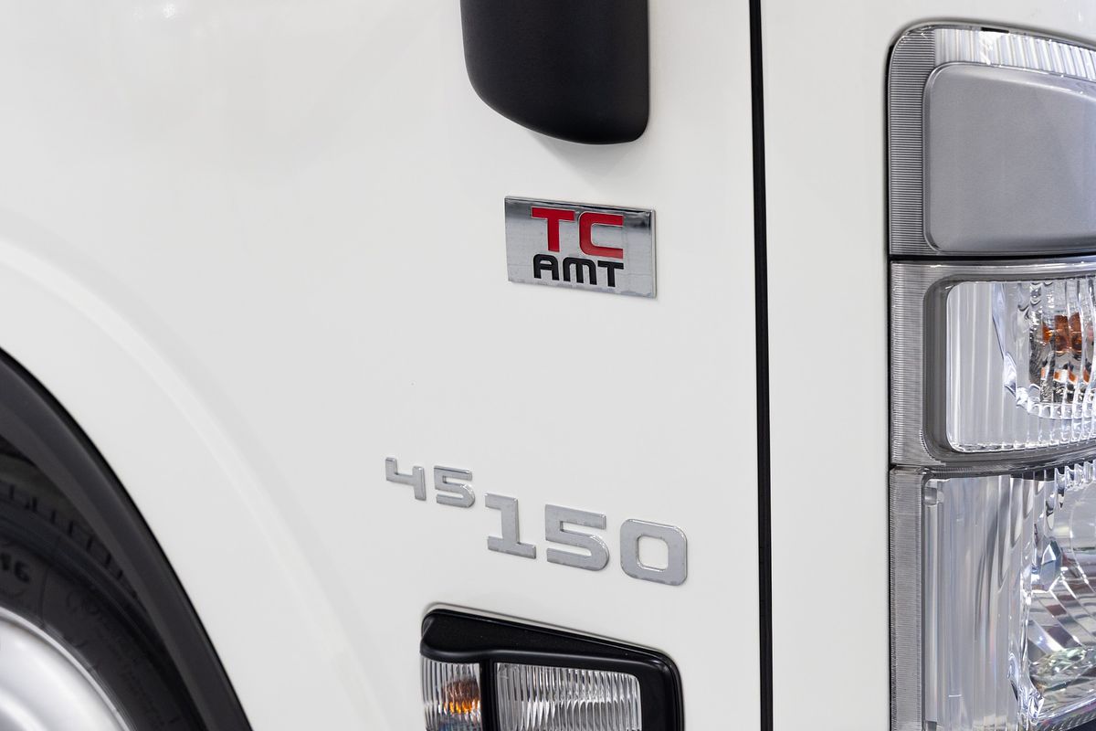 2022 Isuzu N Series NNR 45-150 Vanpack