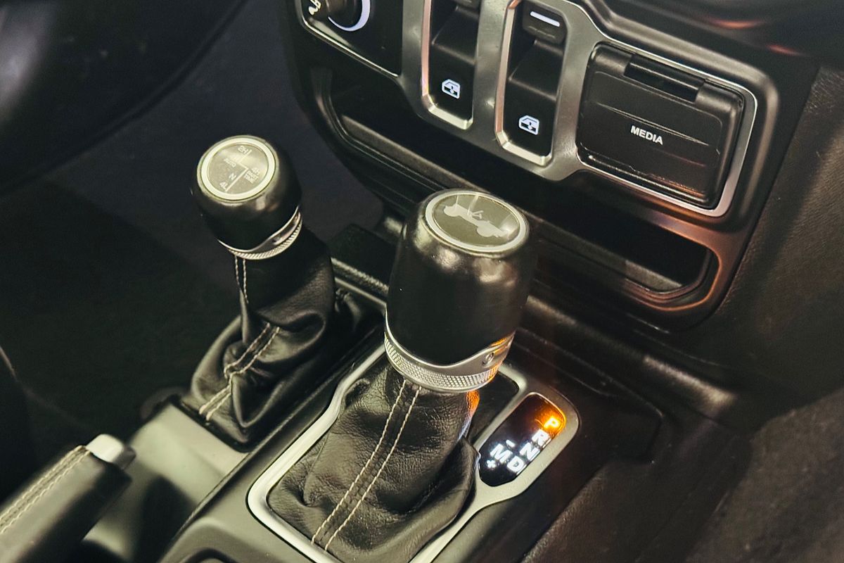 2019 Wrangler Overland 2-Door 3.6L 8-Speed Auto 