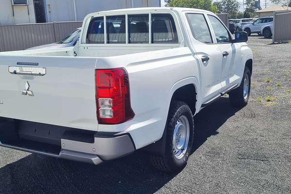 2024 Mitsubishi Triton GLX MV 4X4