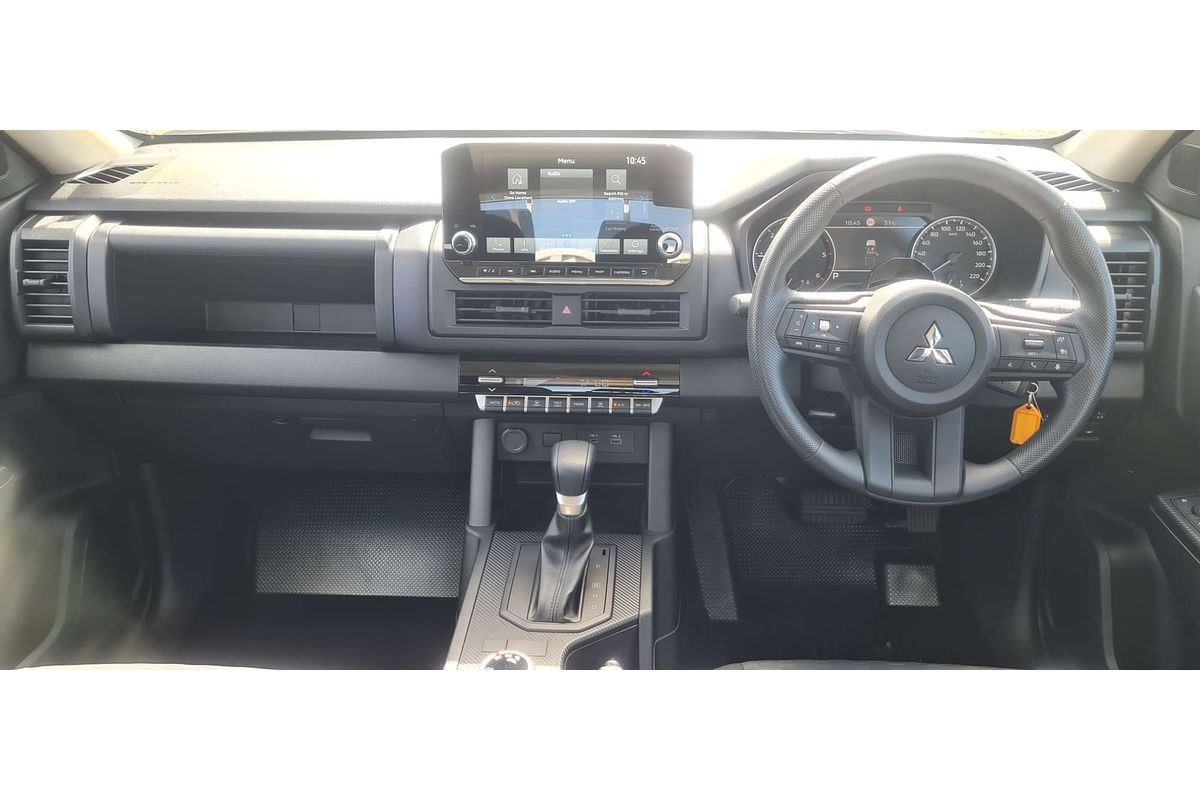 2024 Mitsubishi Triton GLX MV 4X4