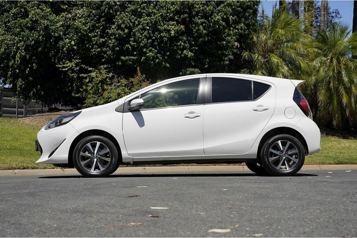 2018 Toyota Prius C i-Tech NHP10R