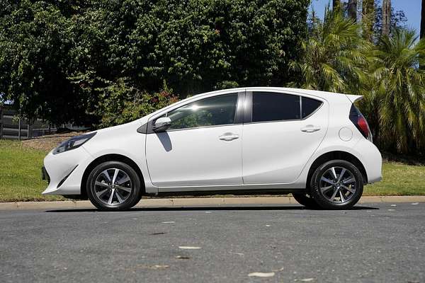 2018 Toyota Prius C i-Tech NHP10R