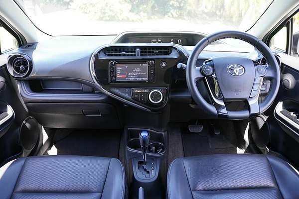 2018 Toyota Prius C i-Tech NHP10R