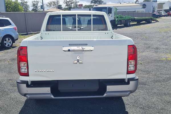 2024 Mitsubishi Triton GLX MV 4X4