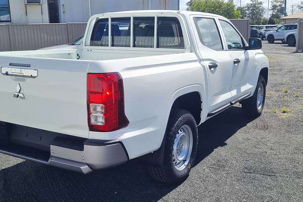 2024 Mitsubishi Triton GLX MV 4X4