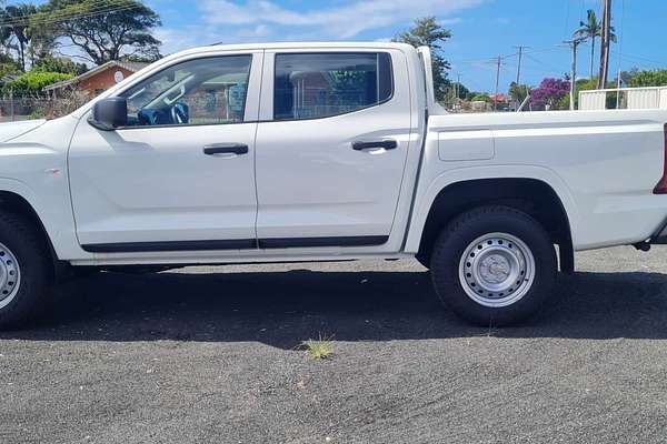 2024 Mitsubishi Triton GLX MV 4X4