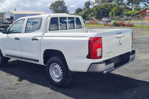 2024 Mitsubishi Triton GLX MV 4X4