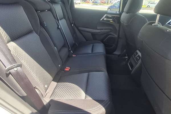 2024 Mitsubishi Outlander ES ZM