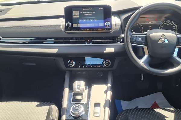 2024 Mitsubishi Outlander ES ZM