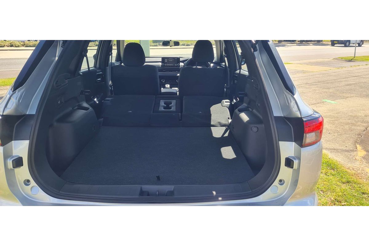 2024 Mitsubishi Outlander ES ZM