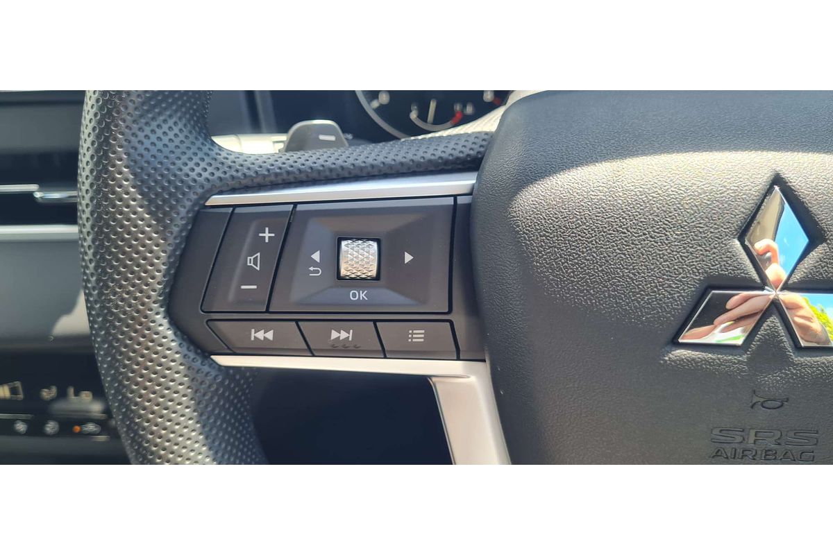 2024 Mitsubishi Outlander ES ZM