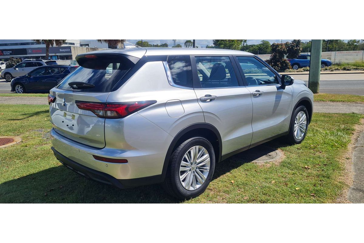 2024 Mitsubishi Outlander ES ZM