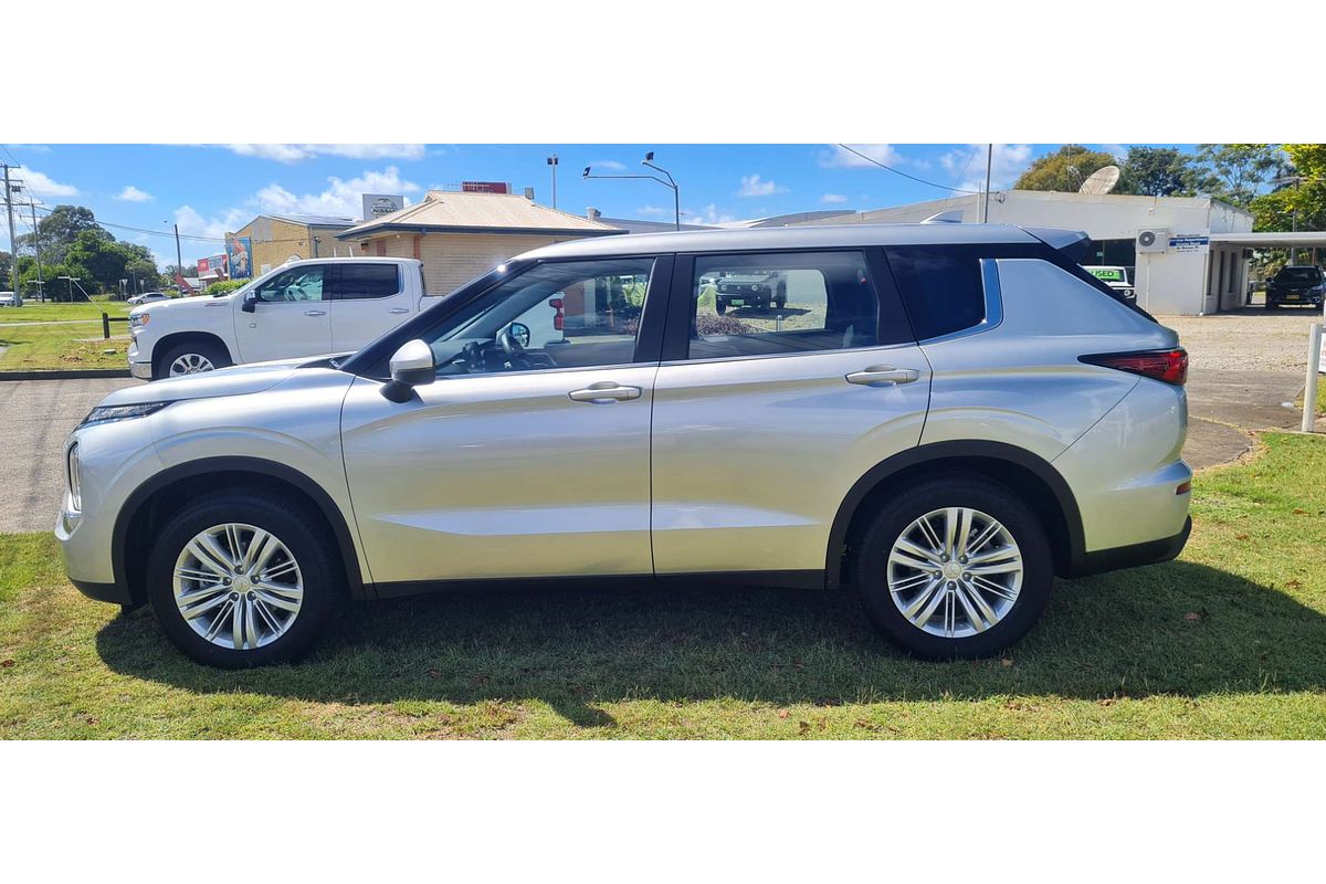 2024 Mitsubishi Outlander ES ZM