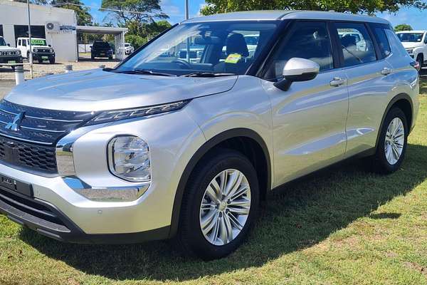 2024 Mitsubishi Outlander ES ZM