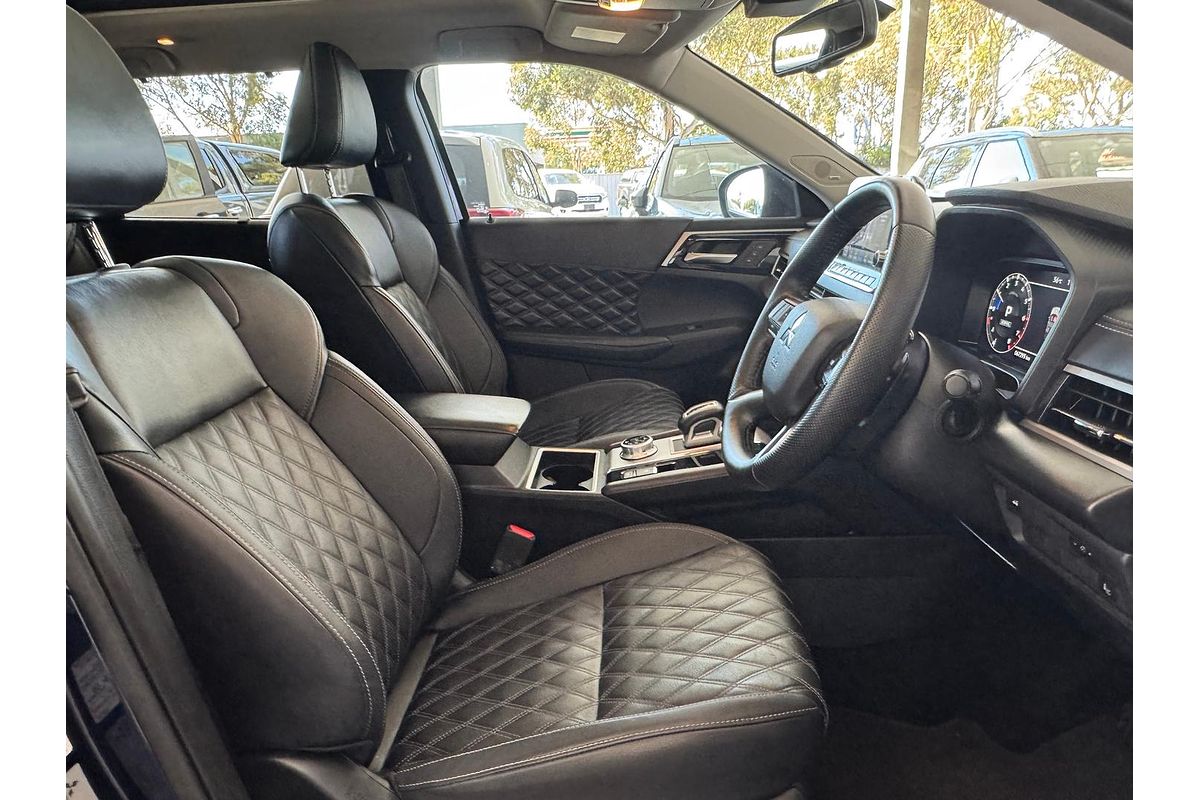 2023 Mitsubishi Outlander Exceed ZM