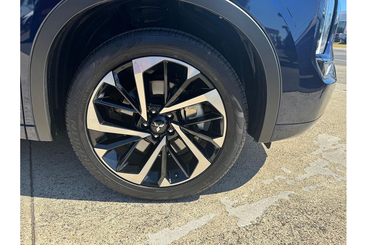 2023 Mitsubishi Outlander Exceed ZM