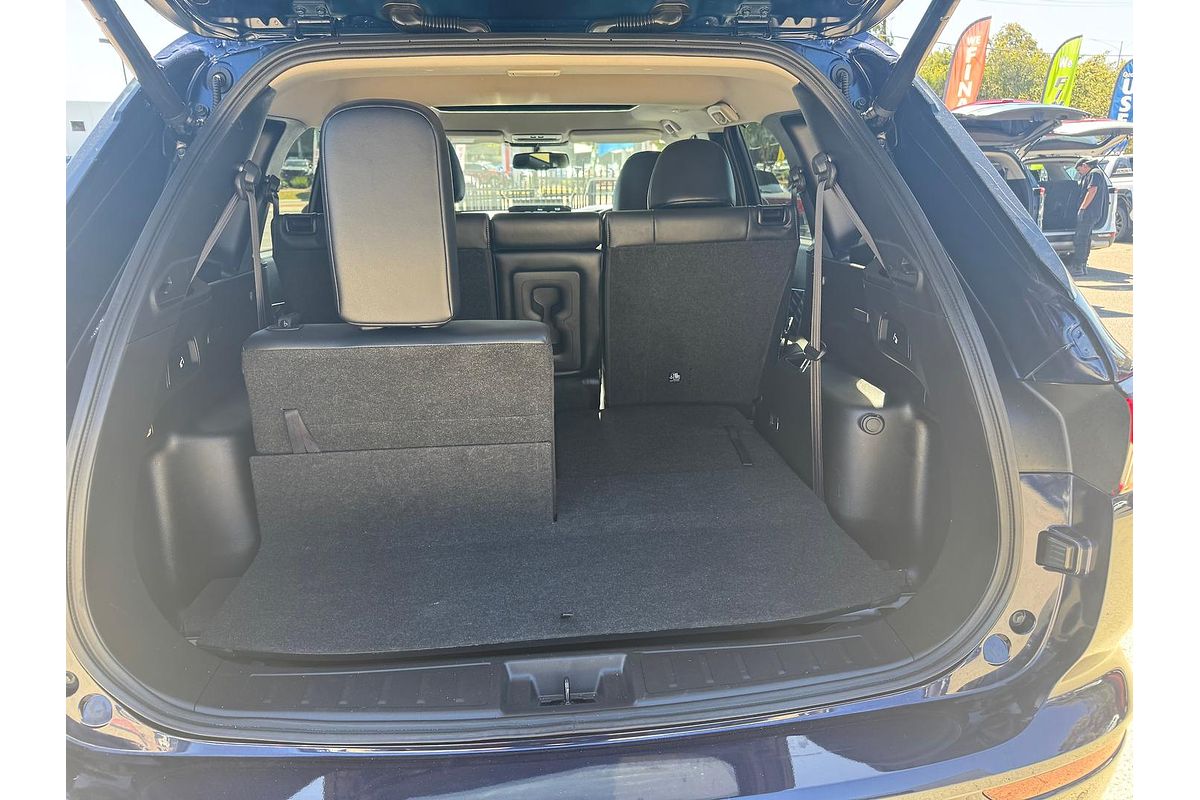 2023 Mitsubishi Outlander Exceed ZM