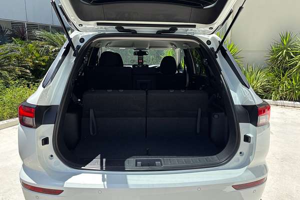 2024 Mitsubishi Outlander LS ZM